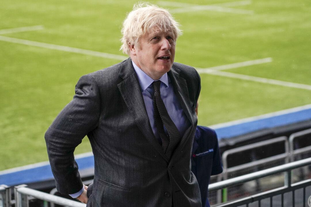 Johnson Says New Reopen Day Looks Good as He Warns of ‘Difficult Year for Travel’