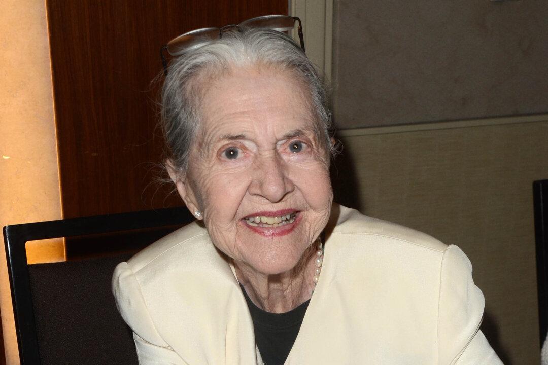Joanne Linville, Actress Known for Her Appearances in ‘Star Trek’ and ‘Twilight Zone,’ Dies at 93