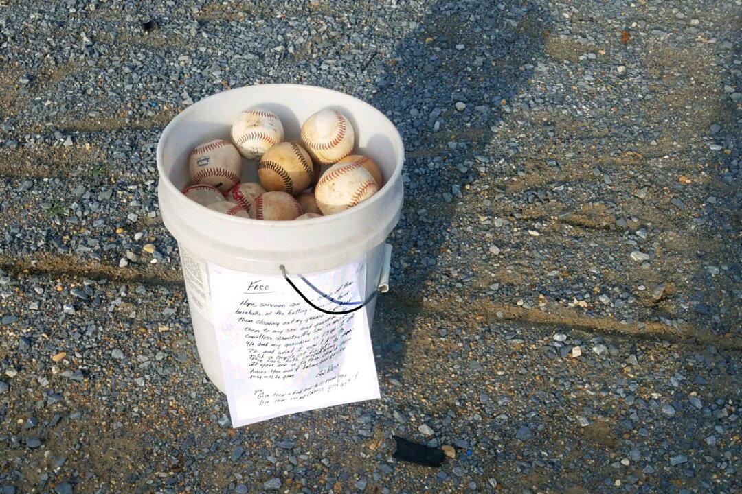 ‘Cherish These Times’: Grandfather Leaves Bucket of Baseballs With Note at Batting Cage