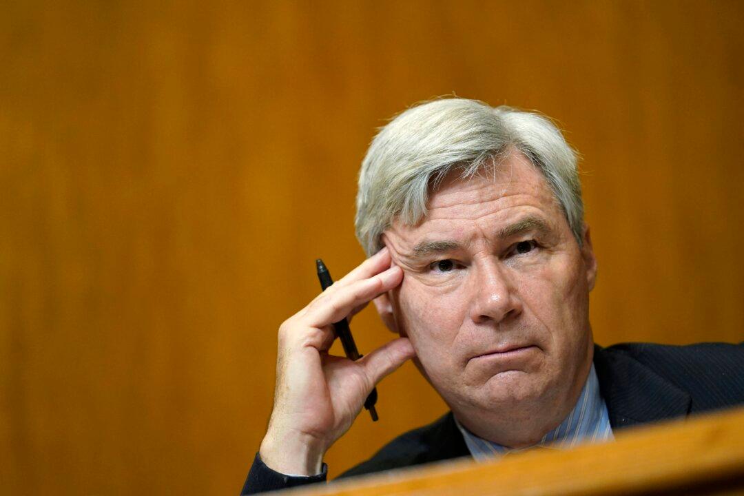 Sen. Whitehouse Defends Membership at Beach Club Accused of Only Accepting White Members