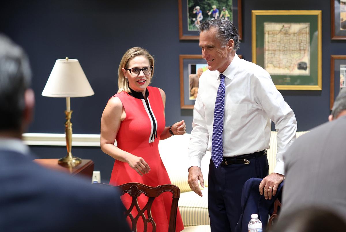 Senators Say They Have Deal on ‘Major Issues’ During Infrastructure Talks