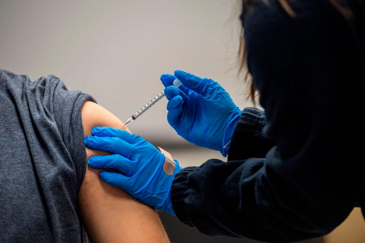 Benefits of COVID-19 mRNA Vaccines Outweigh Risk of Heart Inflammation: WHO Vaccine Safety Committee