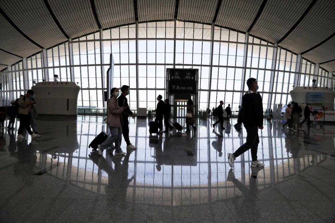 China’s COVID-19-Hit Shenzhen Suspends Direct Flights to Beijing