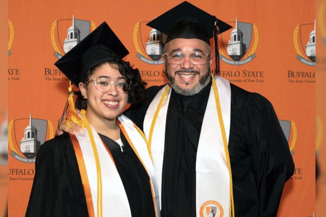 Father, 41, Graduates Alongside His Daughter: ‘I Didn’t Think I Was College Material’