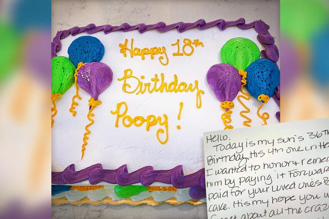 Mom Buys Birthday Cake From Publix for Son—Finds Anonymous Note Inside That Brings Her to Tears