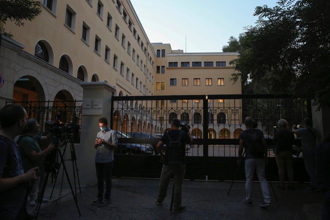 Greece: Bishops Attacked With Caustic Liquid, 10 Hurt