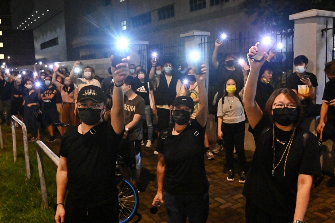 Hong Kong Pro-Democracy Online News Outlet Prepares for Potential CCP Takedown