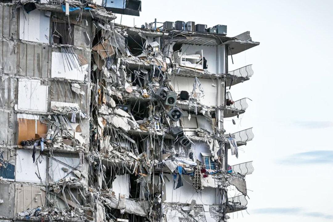 Mom With Broken Pelvis Rescues Daughter During Surfside Condo Collapse After Falling 4 Stories