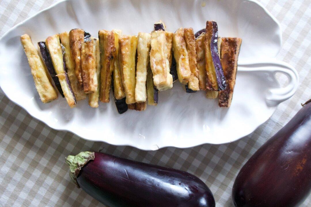Berenjenas Fritas con Miel (Fried Eggplant With Orange Blossom Honey)