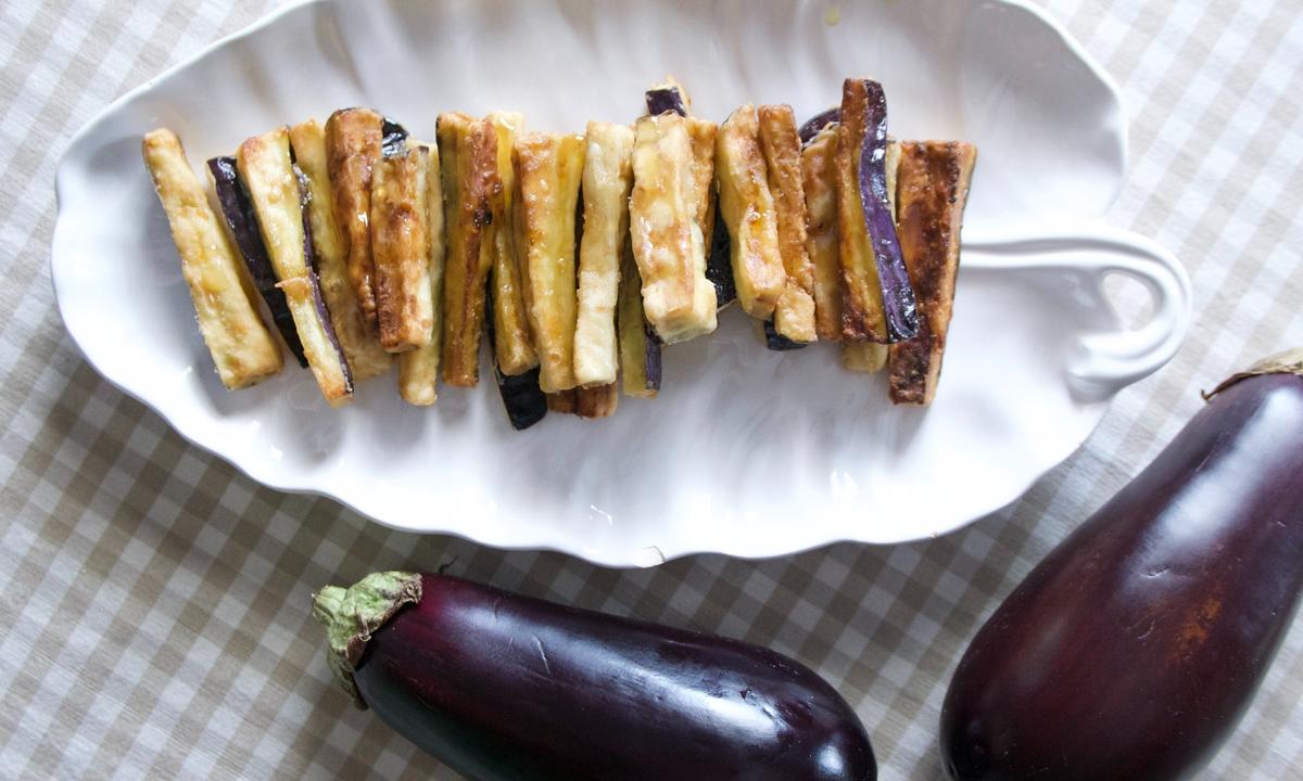 Berenjenas Fritas con Miel (Fried Eggplant With Orange Blossom Honey)