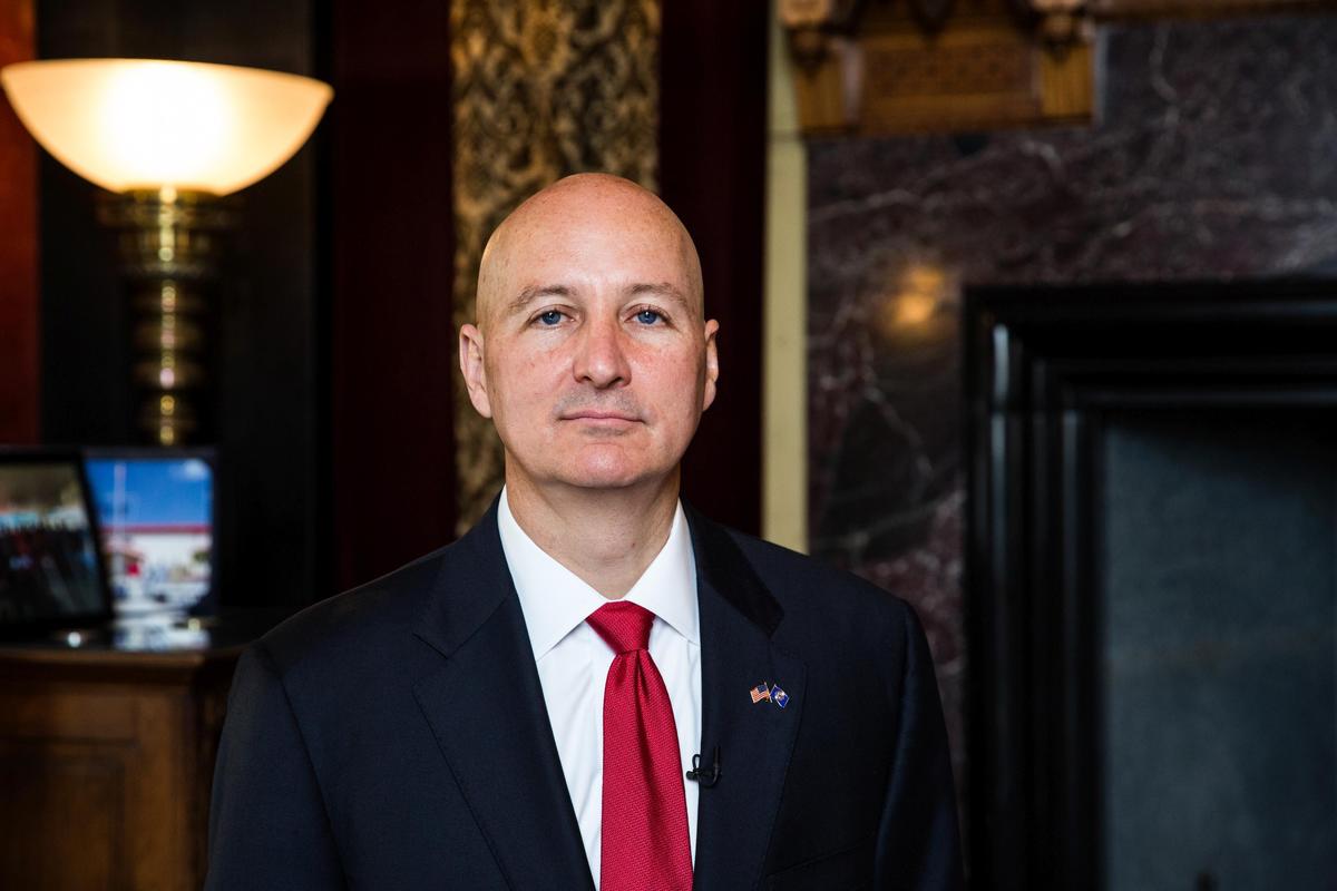 GOP Senators Call on White House to Fly Pro-Life Flag for ‘Respect Life Month’