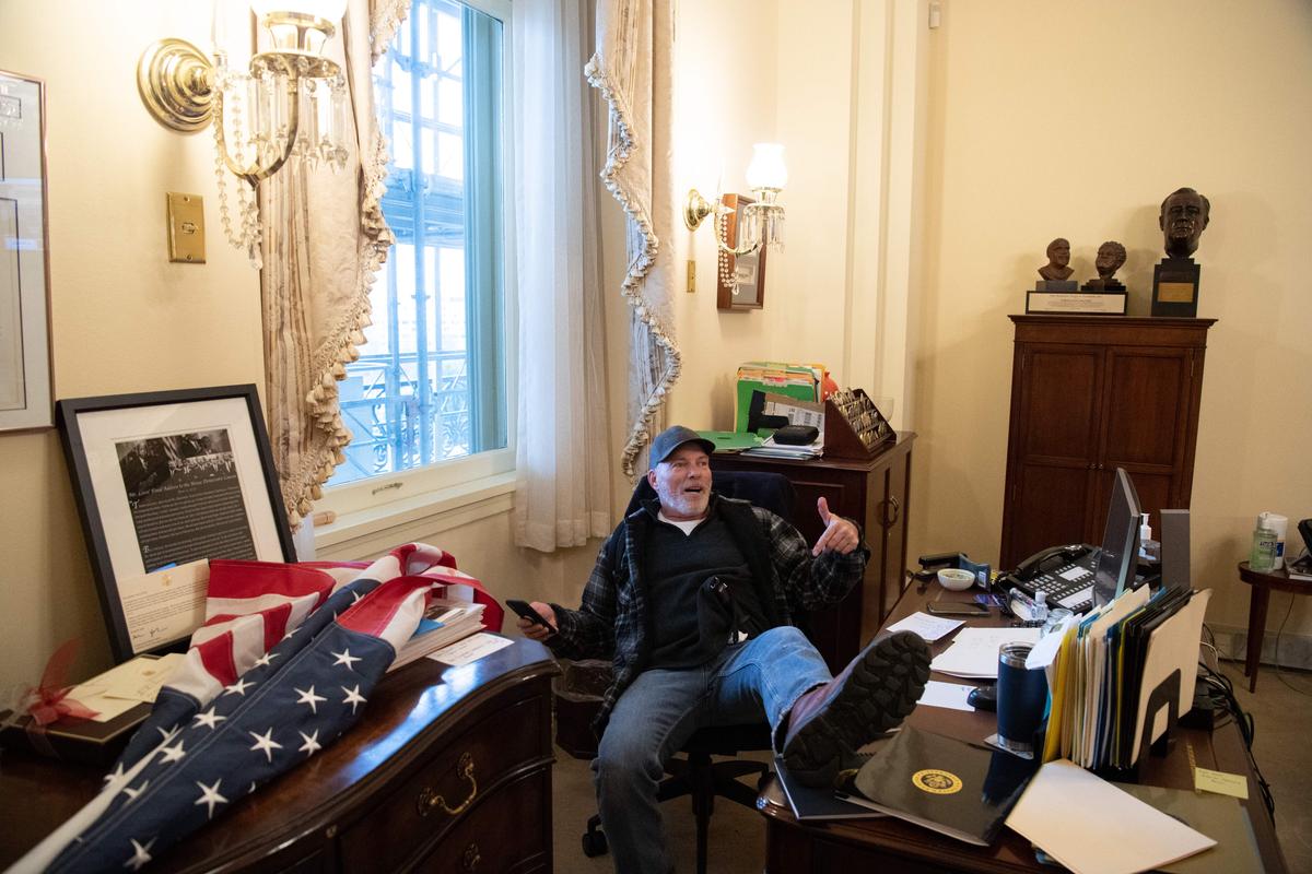 Attorney for Man Made Infamous by Jan. 6 Photo Accuses Feds of Multiple Constitutional Violations