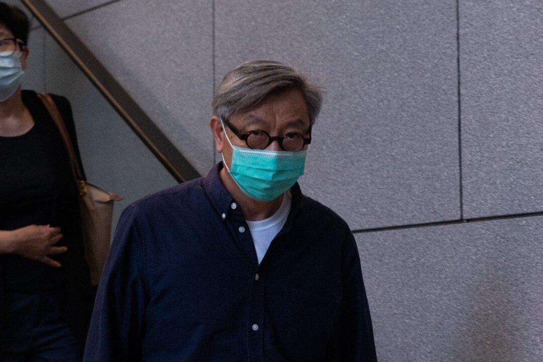 Former Journalist at Hong Kong’s Apple Daily Released on Bail