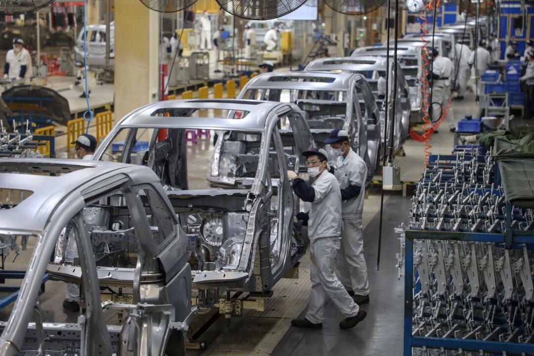 China’s Auto Industry Stagnates Due to Chip Shortage