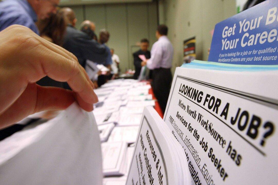 Unemployment Claims Fall to Lowest Level Since Beginning of COVID-19 Pandemic Last Year
