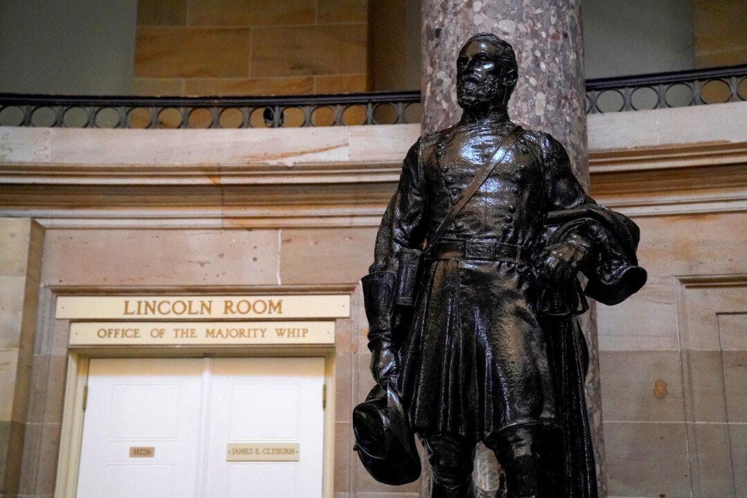 House Passes Bill Seeking to Remove Confederate Statues From Capitol