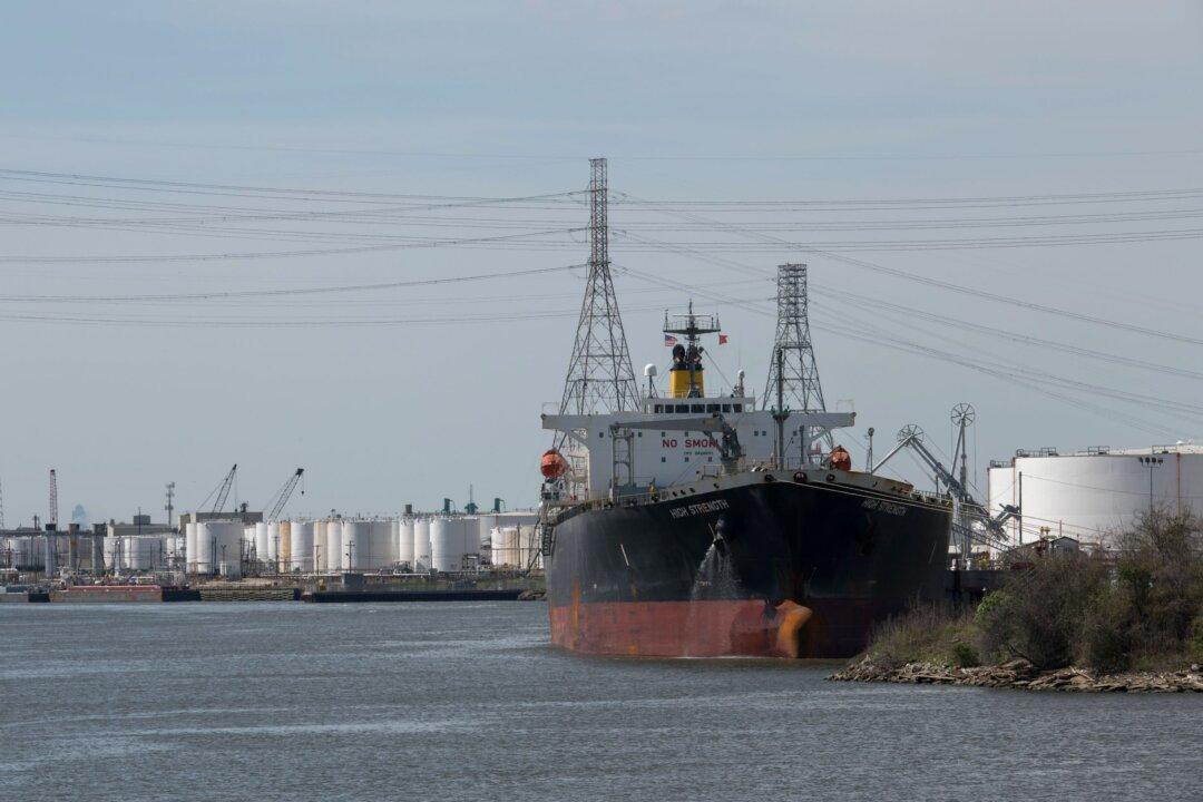 Higher Formaldehyde Levels Found Along Houston Ship Channel—Report