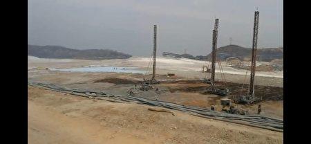 Pollution caused by a local aluminum factory in Shanxi Province, China. (Courtesy of interviewee of The Epoch Times Chinese Edition)