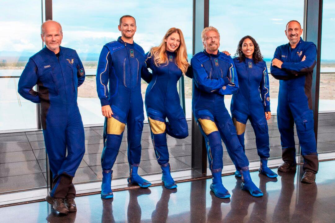 Richard Branson Announces Trip to Space, Ahead of Jeff Bezos
