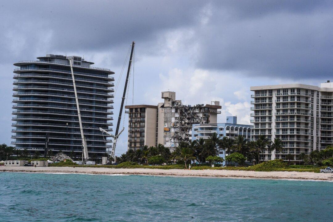 Surfside Pushes Back on Report on Delayed Building Repairs