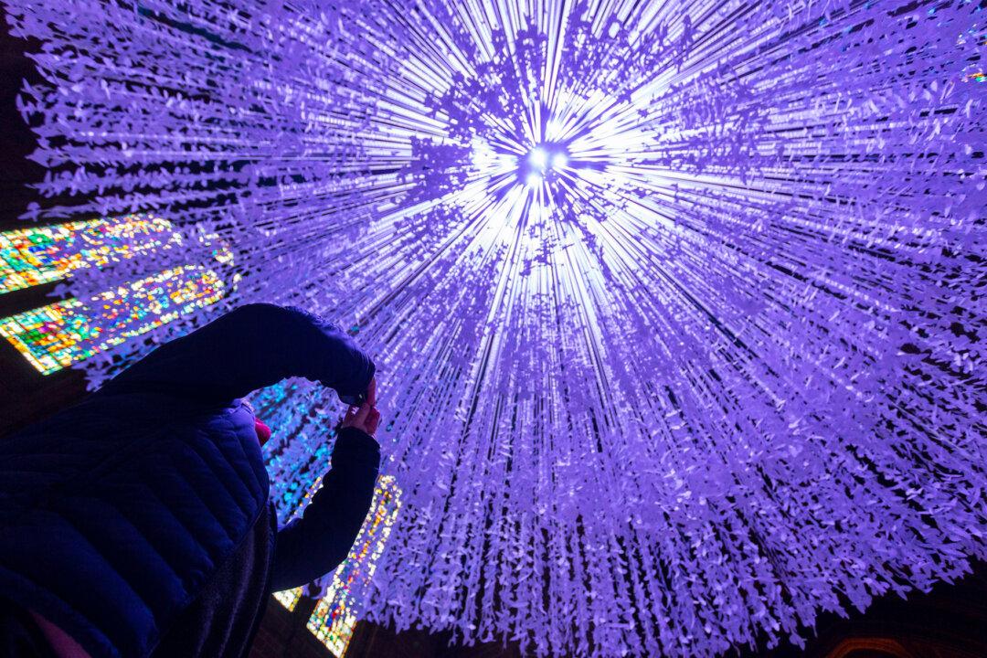 Photos: 15,000 Paper ‘Peace Doves’ Artwork Suspended From the Roof of Liverpool Cathedral