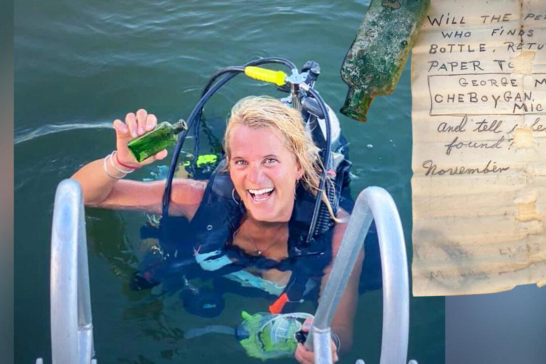 Diver Finds 95-Year-Old Note in a Bottle on River Bottom, Tracks Down Owner’s Daughter