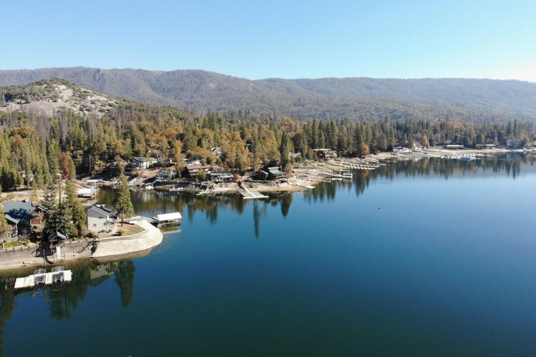 Find Hidden Gems on the Way to Yosemite National Park