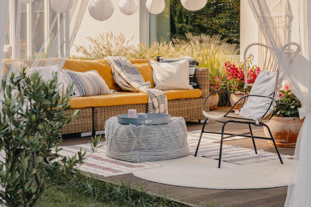 5 Ways to Make Your Small Outdoor Space Feel Bigger