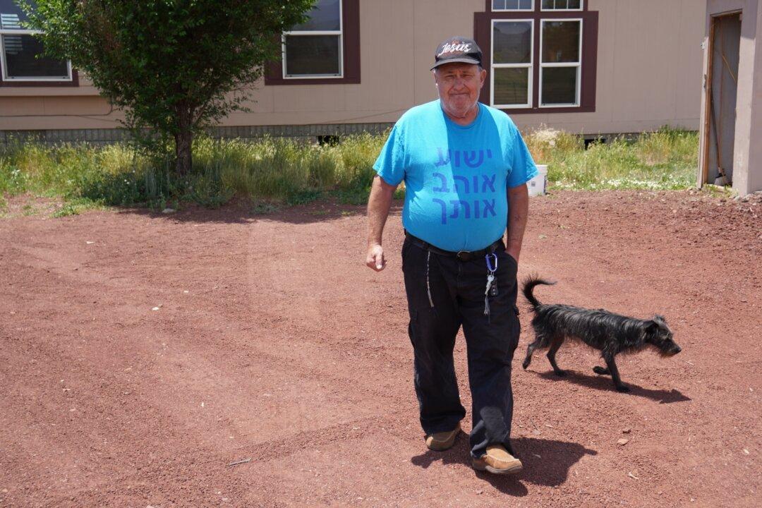 Arizona Lawmaker Advises People to Put up ‘No Trespassing’ Signs to Deter Door-to-Door Vaccine Checks