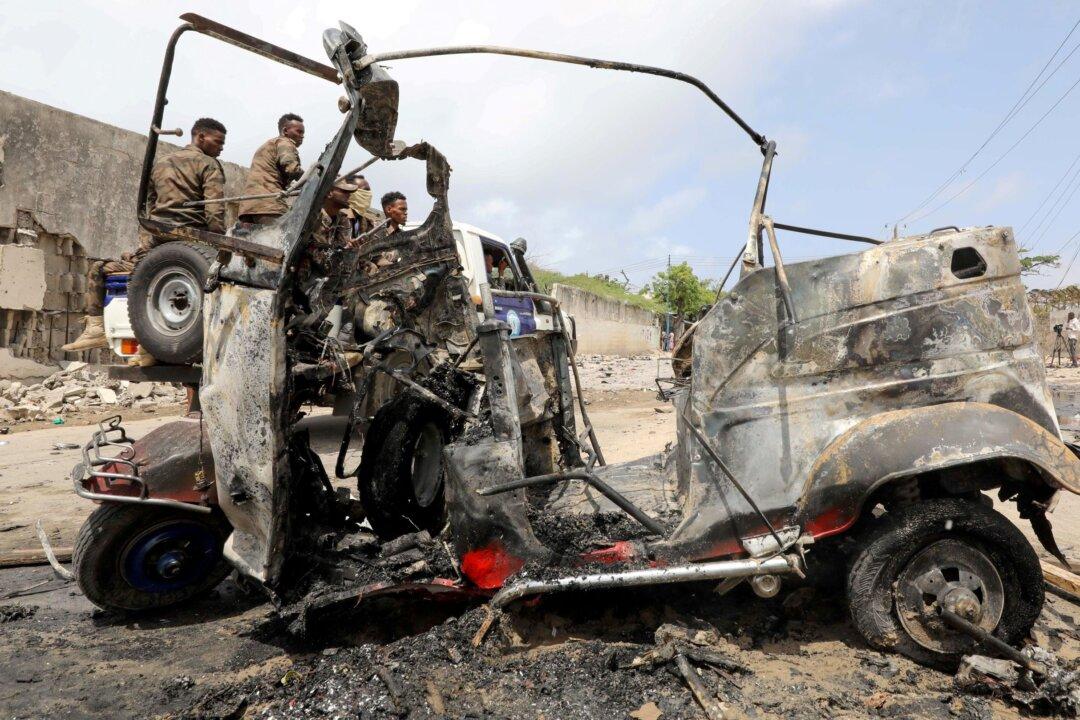 At Least 8 Killed in Mogadishu by Suicide Bomb Targeting Government Convoy