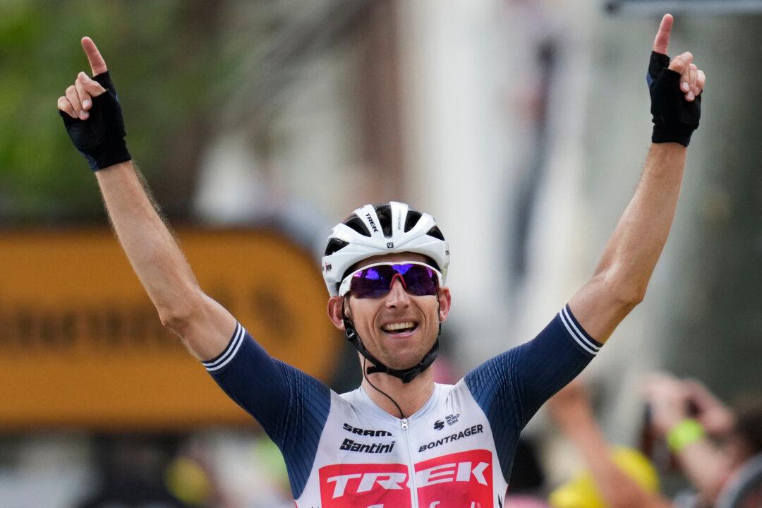 Mollema Wins Tour’s Hilly 14th Stage, Pogacar Keeps Big Lead