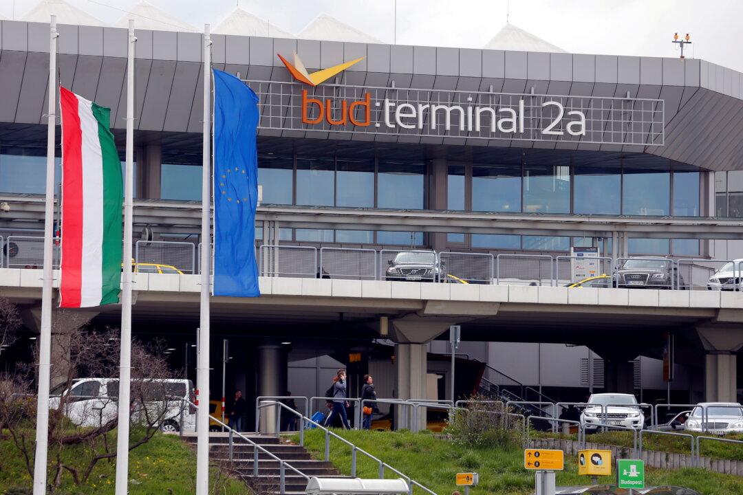 Hungary Government Offers to Buy Budapest Airport
