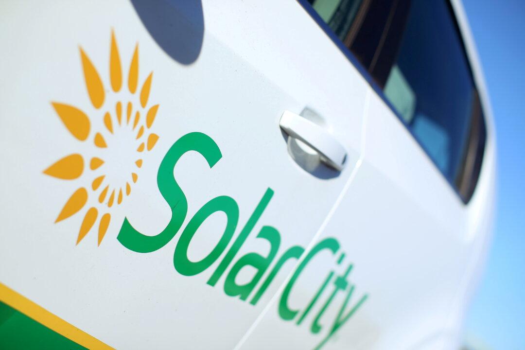 Musk Defends Tesla’s $2.6 Billion Deal for SolarCity