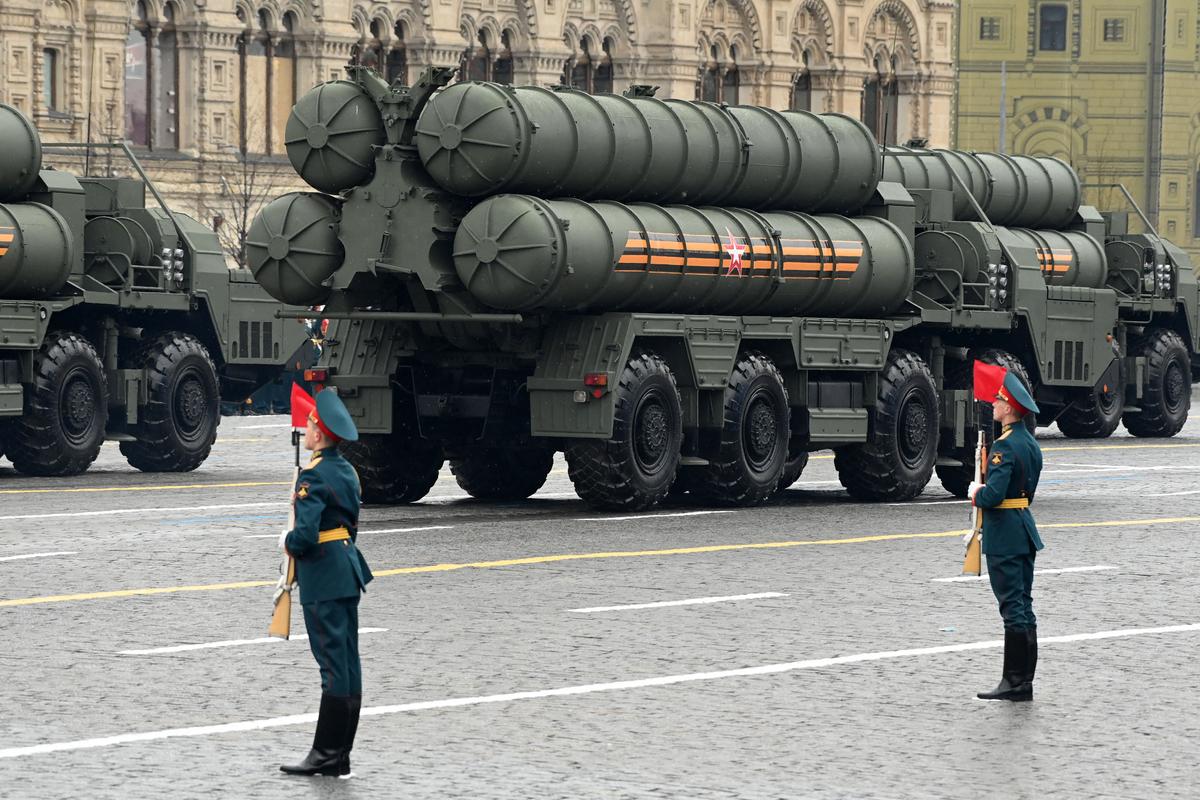 As China Deploys S-400 Air Defense on Indian Border, India Set to Buy Same Despite Possible US Sanctions