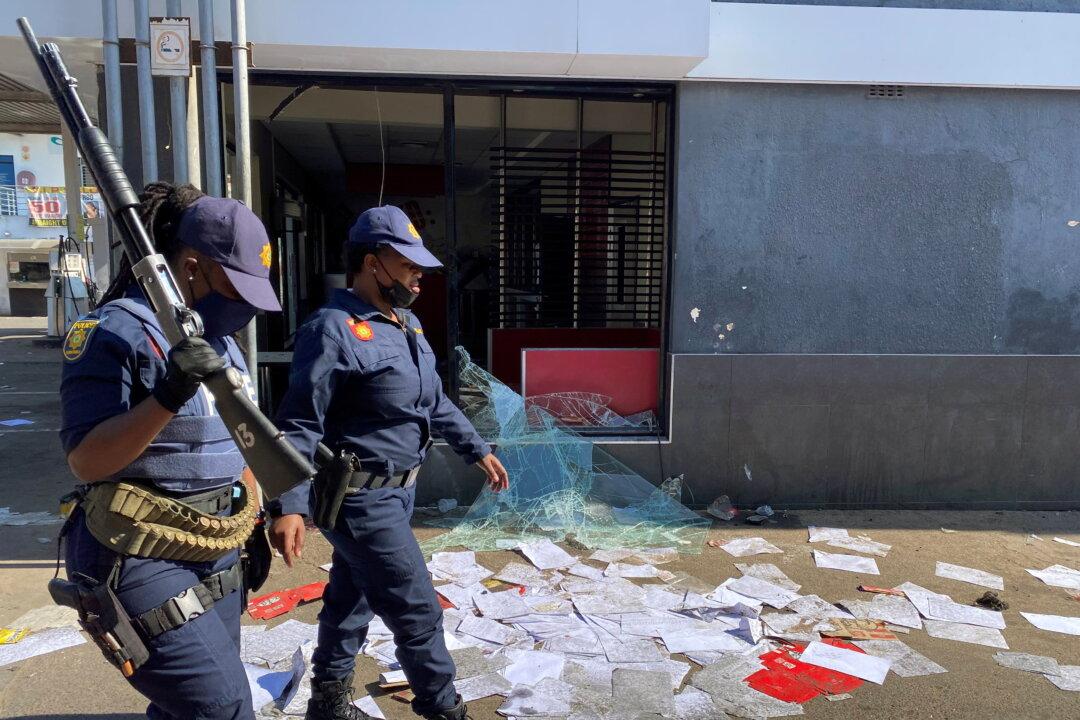 South Africa Deploys Army to Quell Unrest Linked to Zuma Jailing