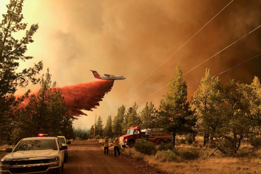 Homes Destroyed, Threatened by Oregon Wildfire