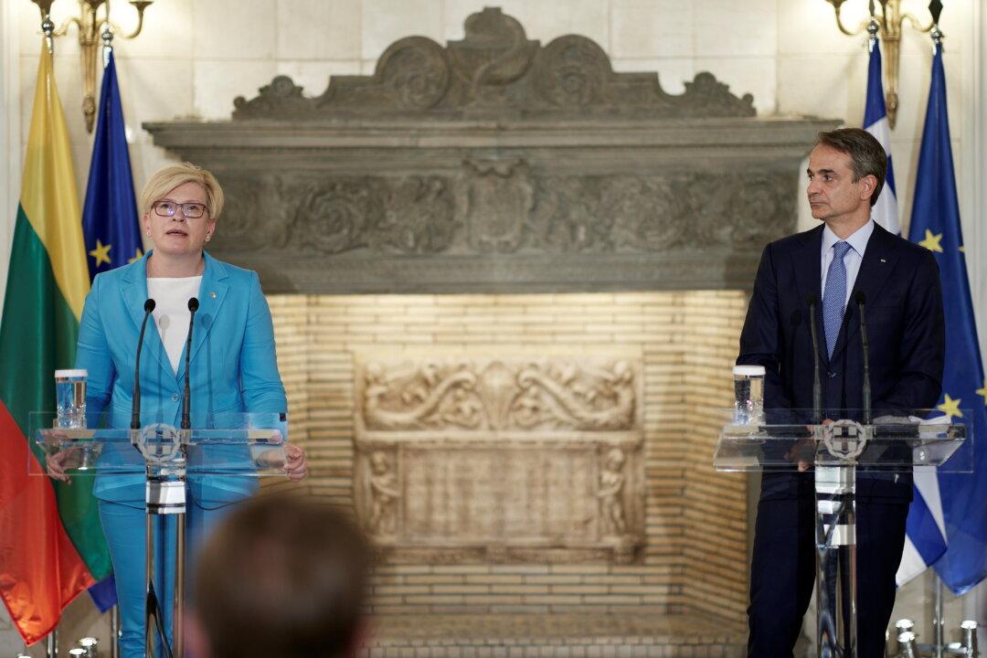 Greece Offers Lithuania Support Amid Sharp Rise in Illegal Immigrant Numbers