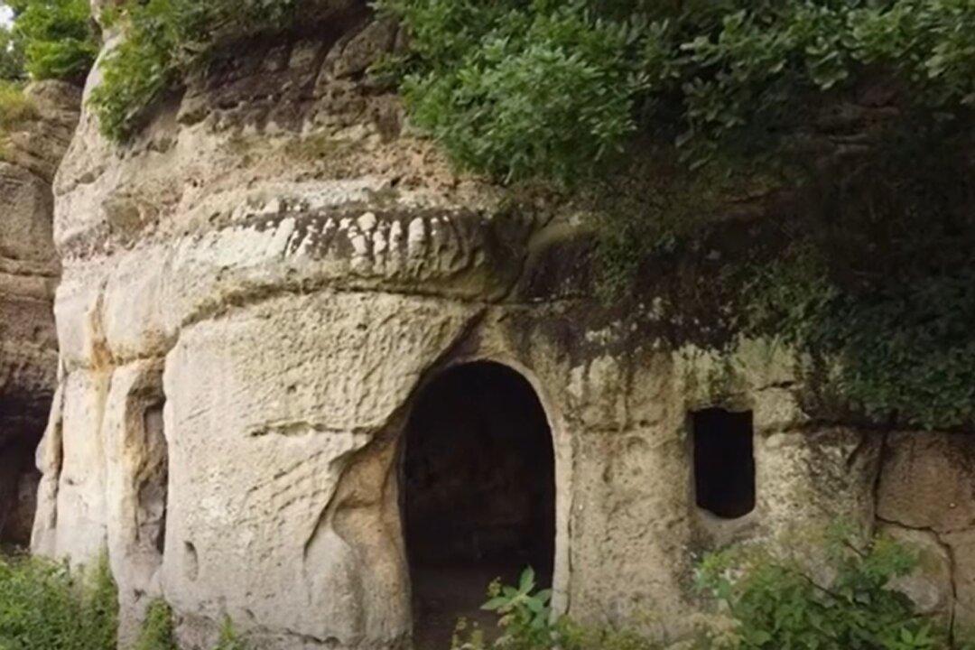 Archaeologists Identify 9th Century Anglo-Saxon Cave House