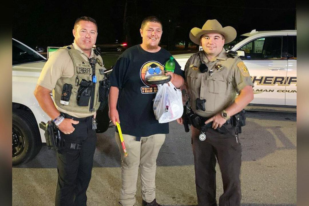 Young Autistic Man Stranded out of State Helped Home by ‘Chain’ of Kind Police Officers in ‘Bizarre Story’