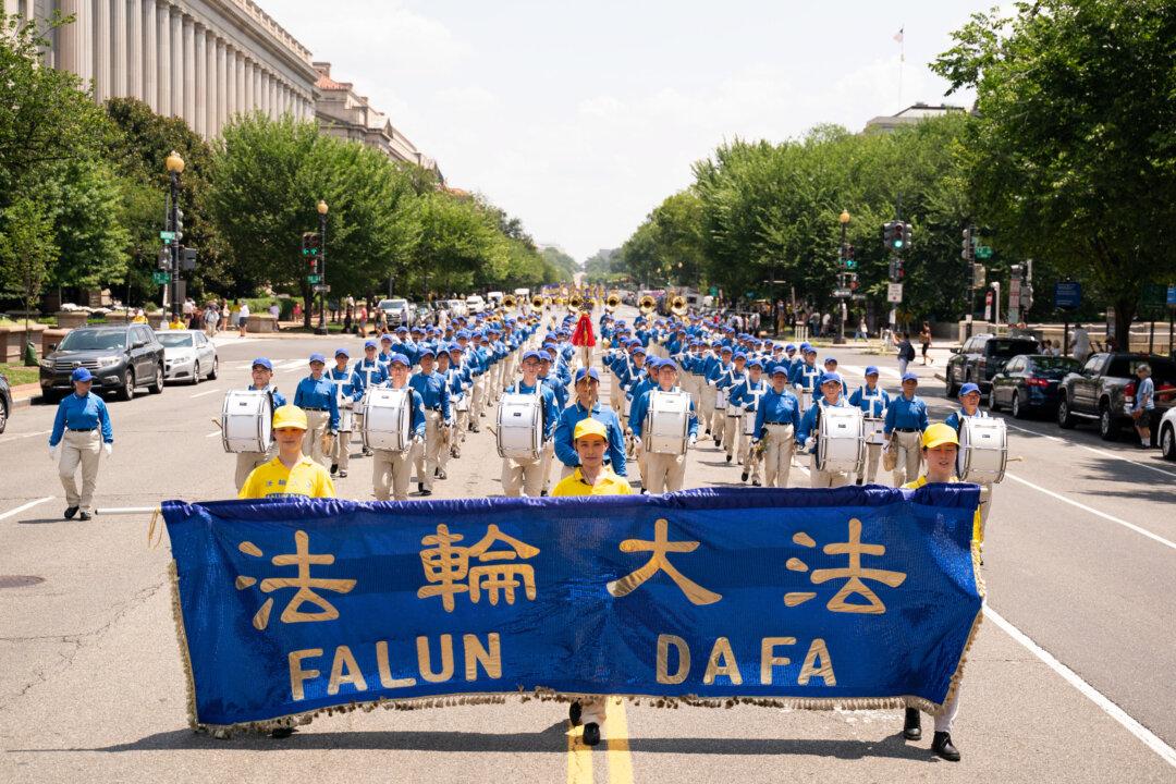 Photo Gallery: Falun Gong Practitioners March in DC Calling for End to 22-Year-Long Persecution in China