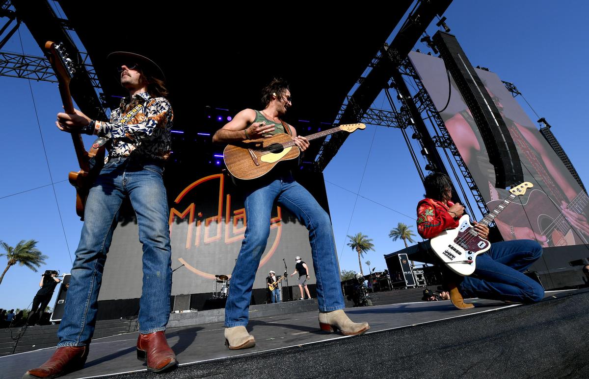 As Politics Dominate Mainstream Culture, Country Music Fans Turn to Branson, Missouri for Traditional Songs