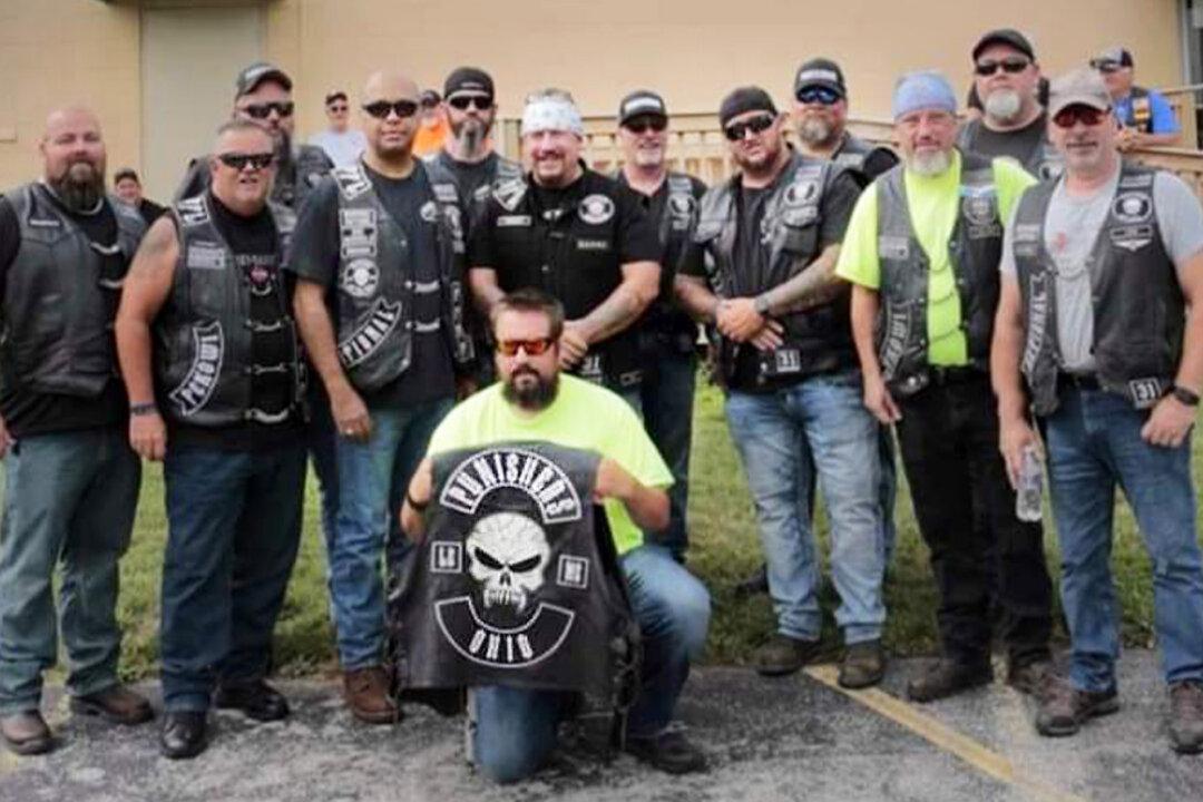 Hundreds of Bikers Back Fallen Police Officers’ Families With Huge Motorcycle Rally in Toledo