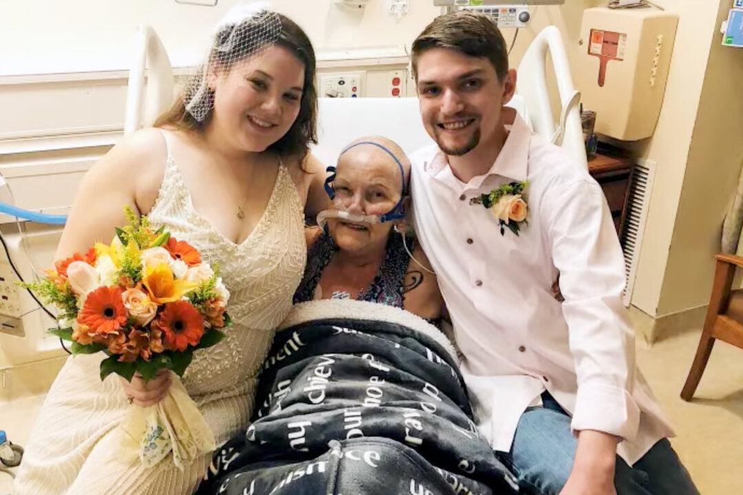 Granddaughter Moves Her Wedding to a Hospital Room, Fulfilling Dying Grandma’s Final Wish