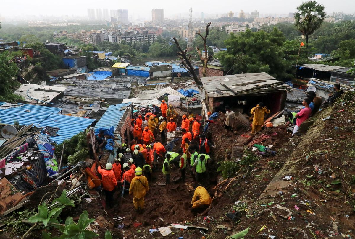 Heavy Rains Cripple Indian Cities; at Least 35 Killed