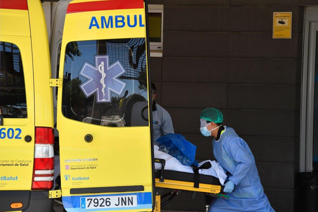 Car Rams Into Restaurant Patrons, Injures 10 in Spanish City