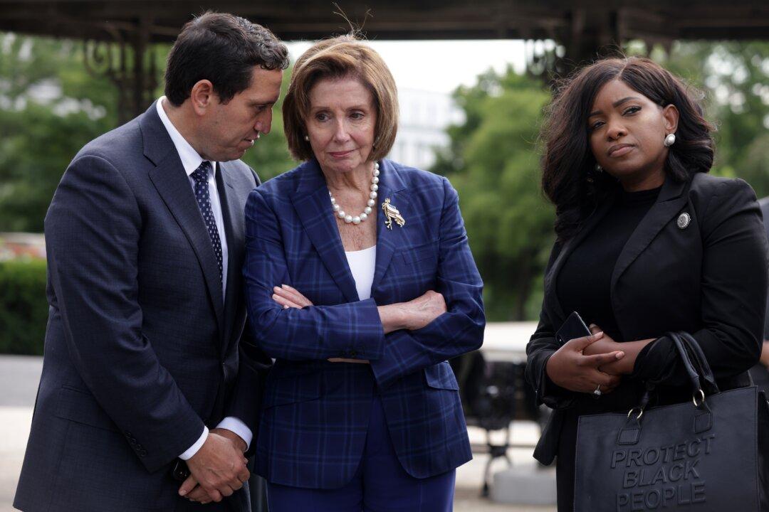 Pelosi Aide, White House Official, Sixth Texas Democrat, Test Positive for COVID-19 in Widening Fallout