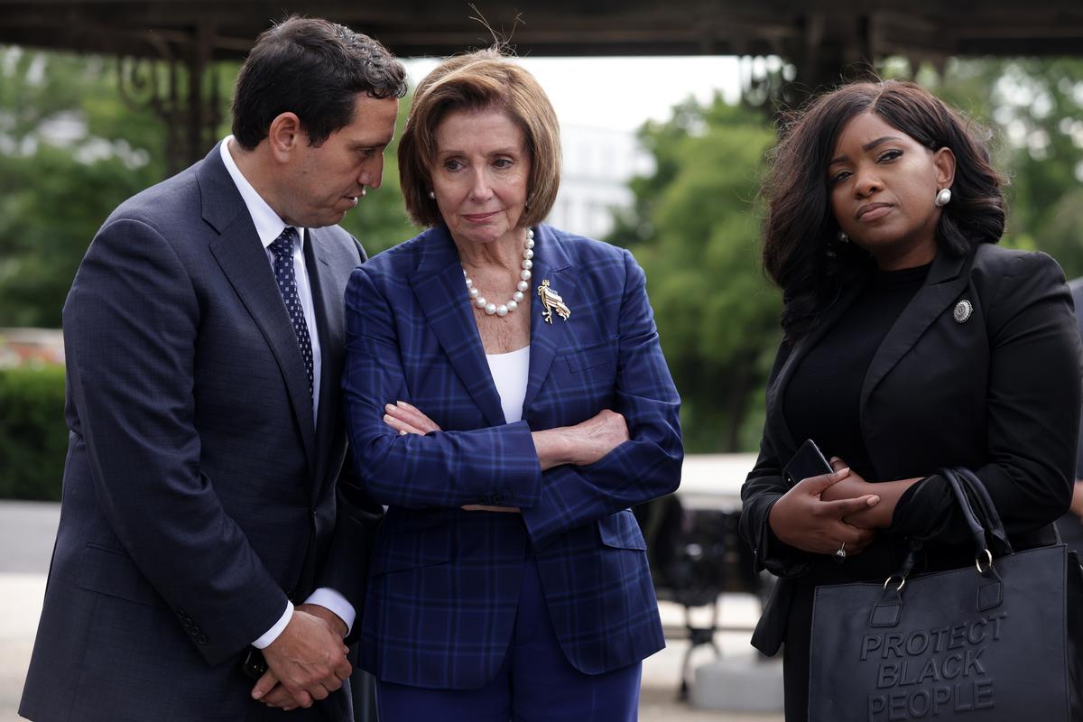 Pelosi Aide, White House Official, Sixth Texas Democrat, Test Positive for COVID-19 in Widening Fallout