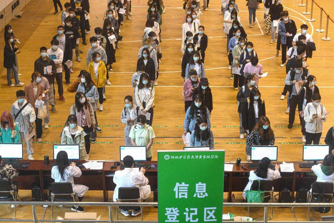 COVID-19 Vaccine Policies Handled Inconsistently Throughout China