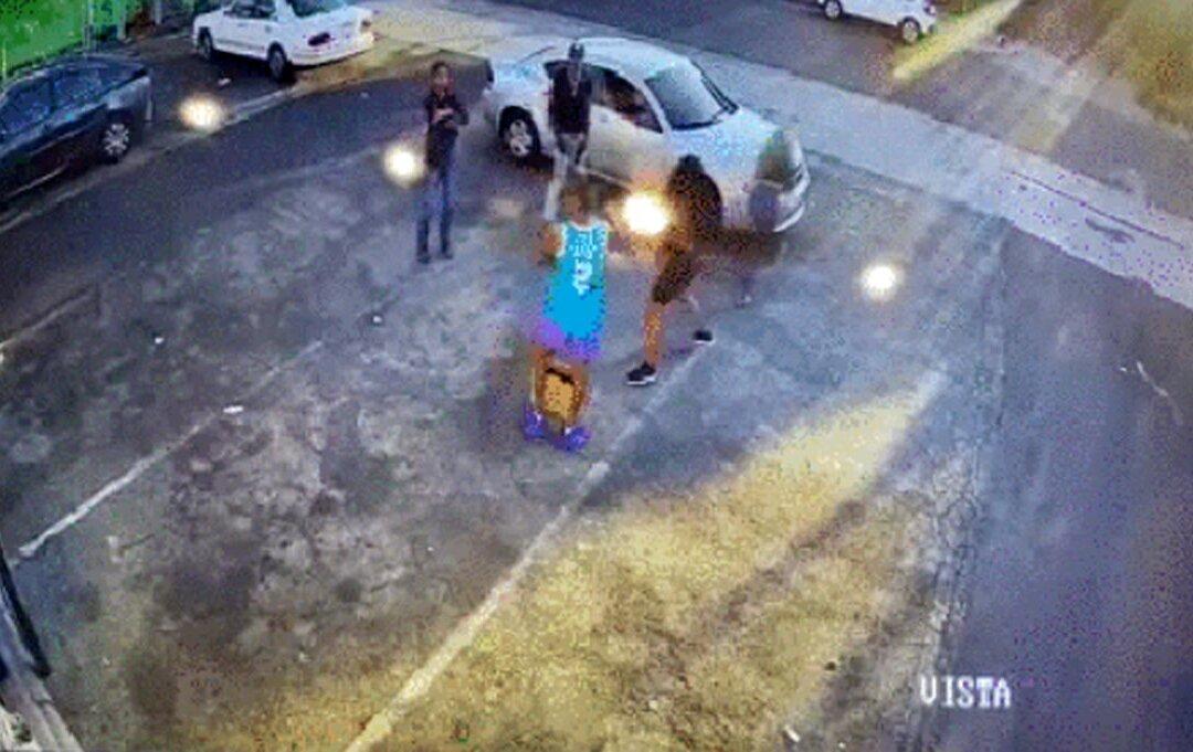 Would-Be Robbers End up Shot After Approaching Armed Victim in Los Angeles: Police