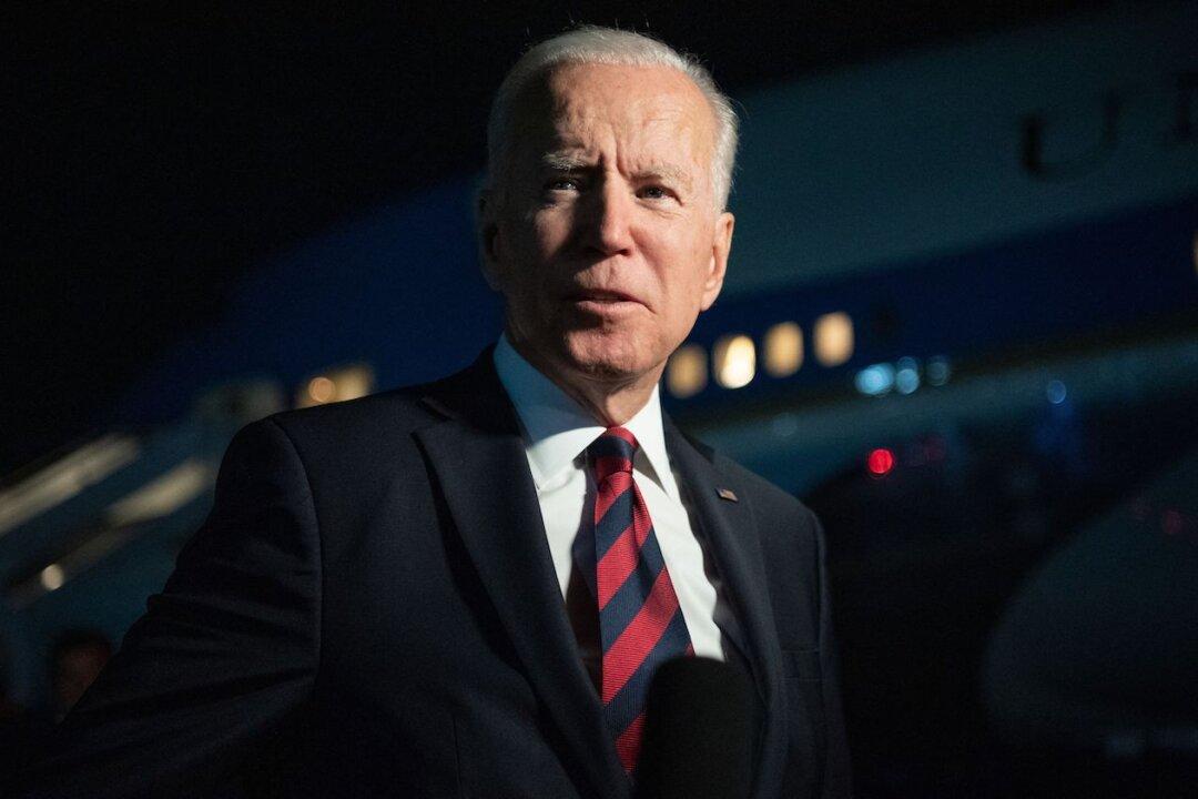 Biden Says CDC Likely to Expand School Mask Guidance to Children Under 12